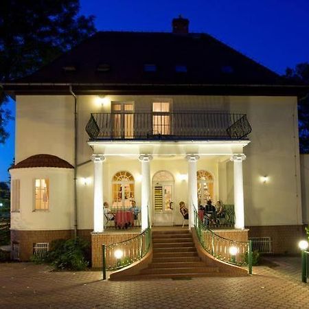 Adria Bed and Breakfast Myślibórz Buitenkant foto