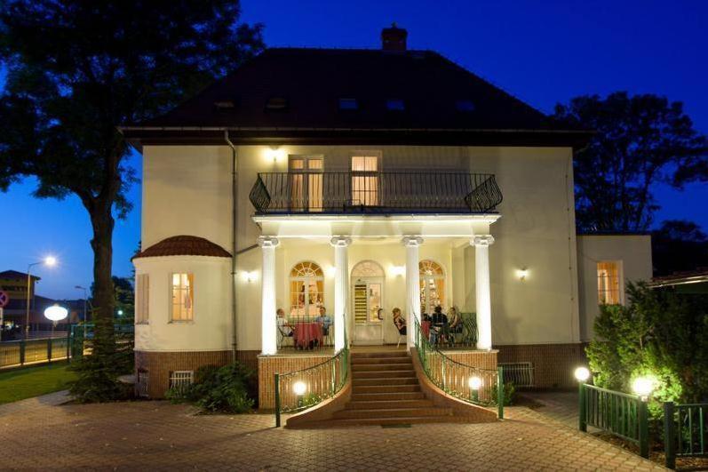 Adria Bed and Breakfast Myślibórz Buitenkant foto