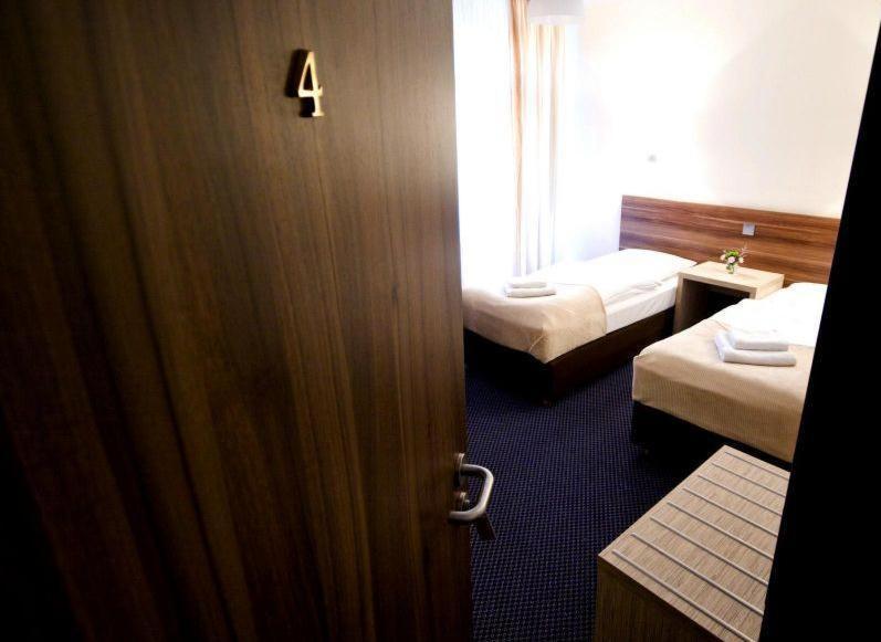 Adria Bed and Breakfast Myślibórz Buitenkant foto